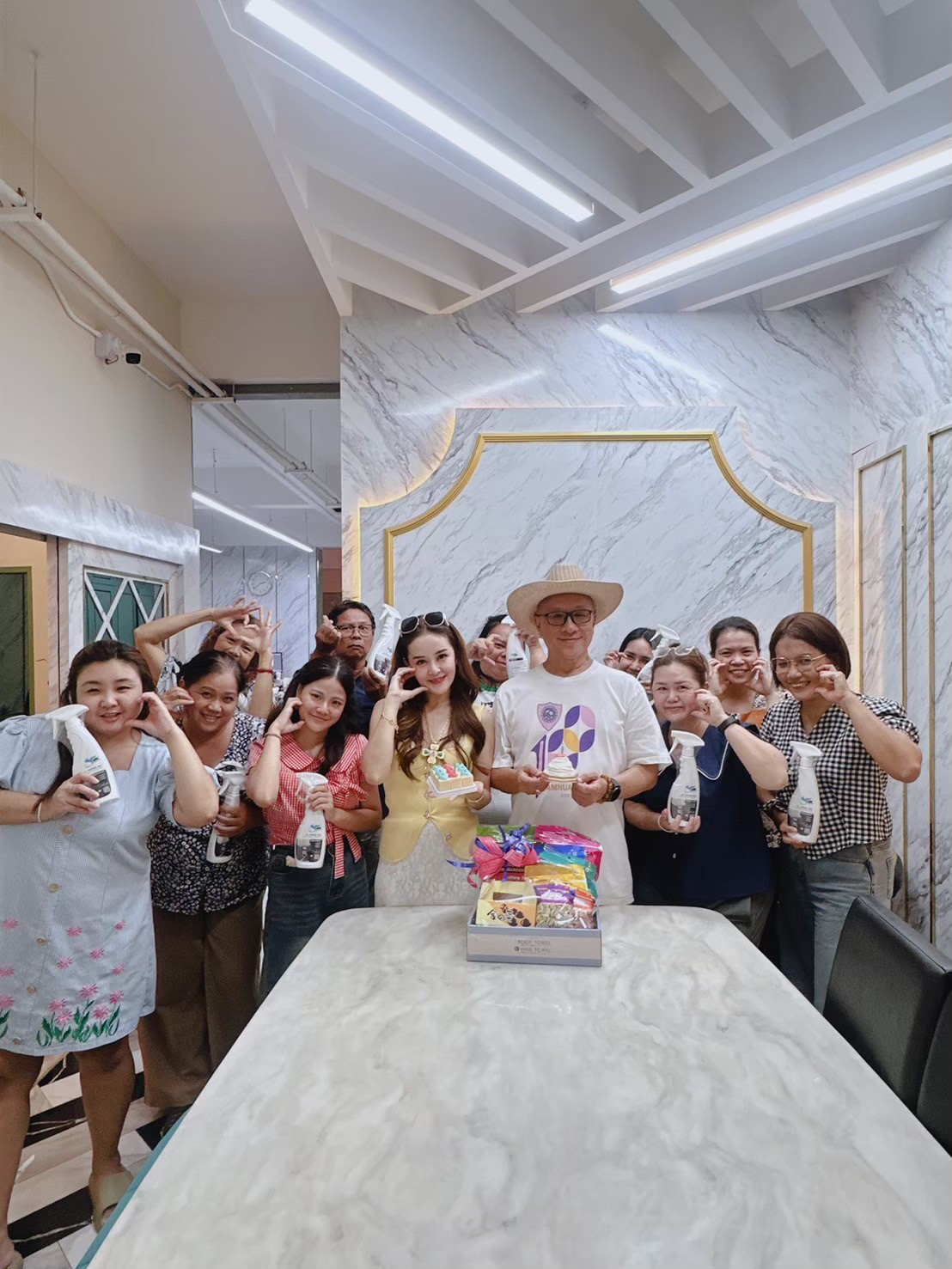 สุขสันต์วันเกิดคุณณรงค์ประธานบริษัท